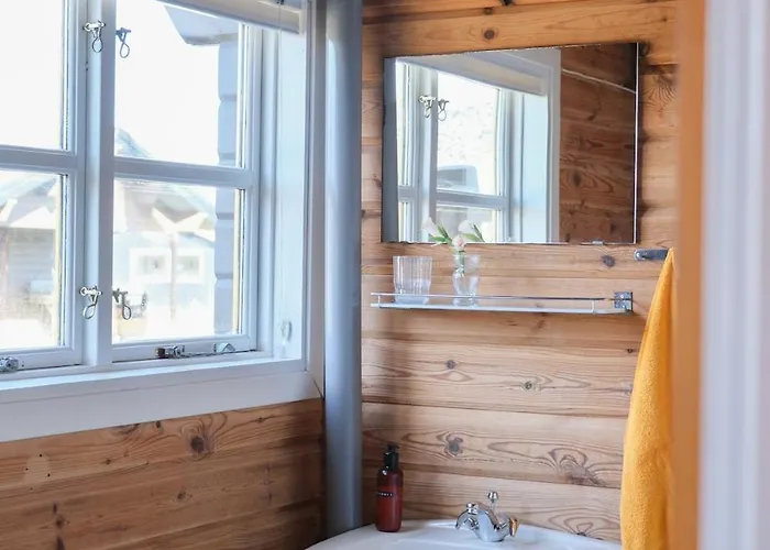 Fjand Badeby - Guesthouse, And Colony Casa de Férias *