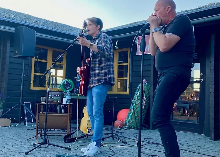 Fjand Badeby - Guesthouse, And Colony Casa de Férias *